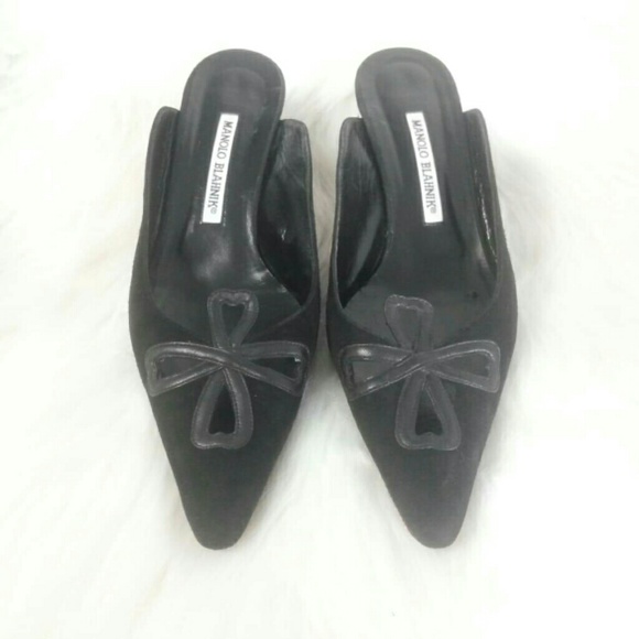 SOLD. MANOLO BLAHNIK Black Suede Pointed Toe Mules - Picture 8 of 8